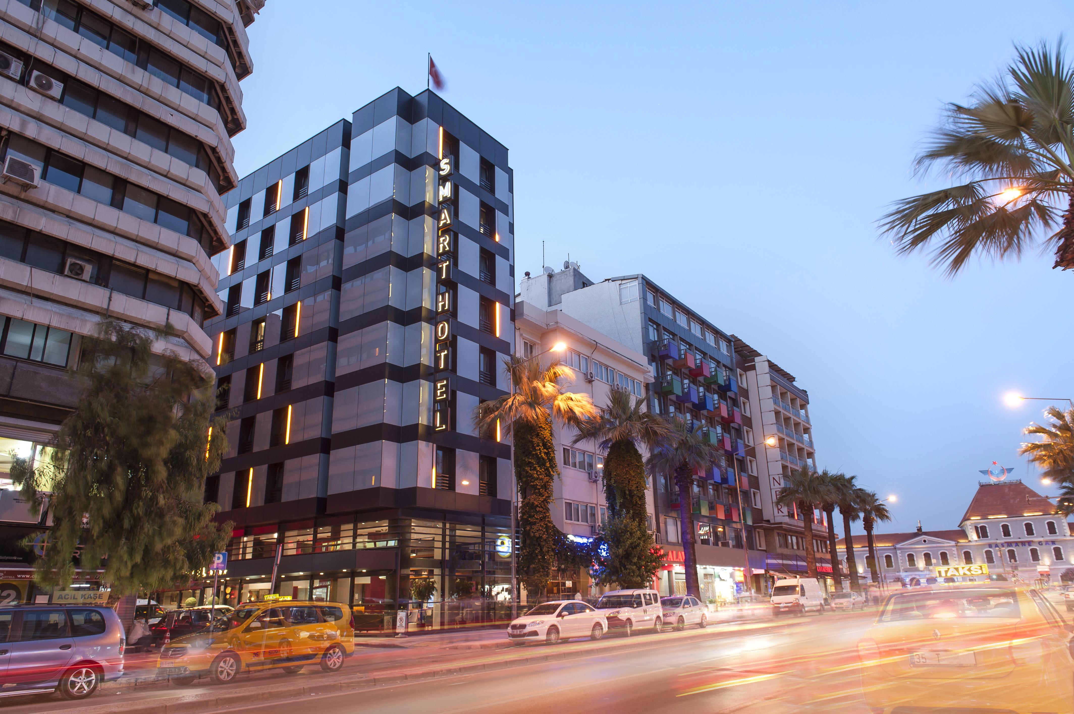 Smart Hotel Izmir Bagian luar foto