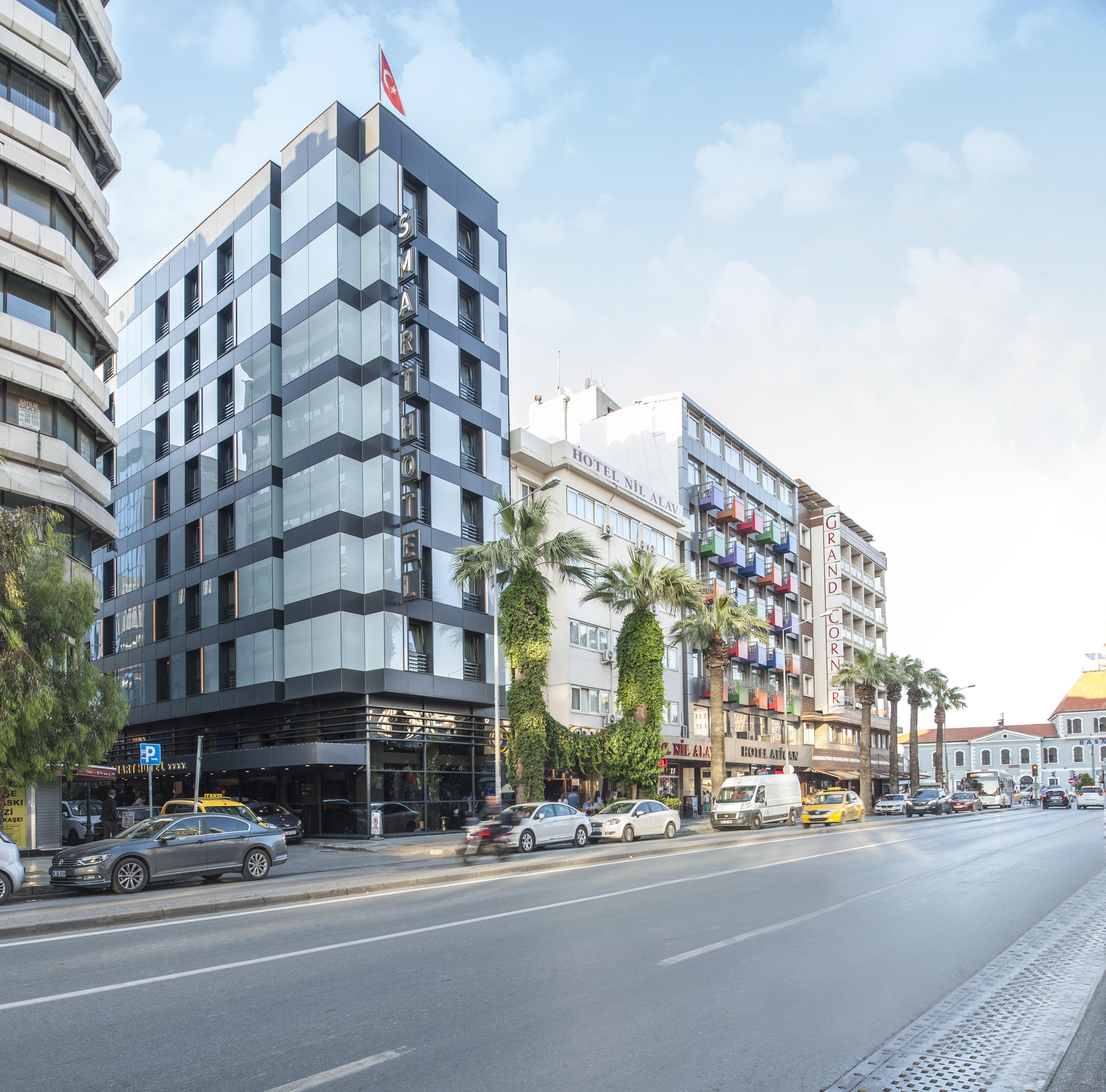 Smart Hotel Izmir Bagian luar foto